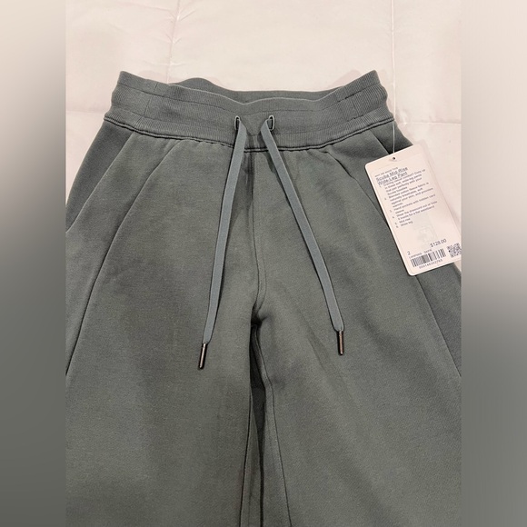 Lululemon Scuba Mid-Rise Wide-Leg Pant DKFR - Picture 3 of 8